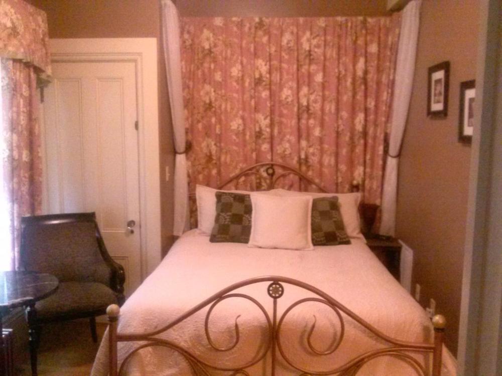 Henrietta Room interior