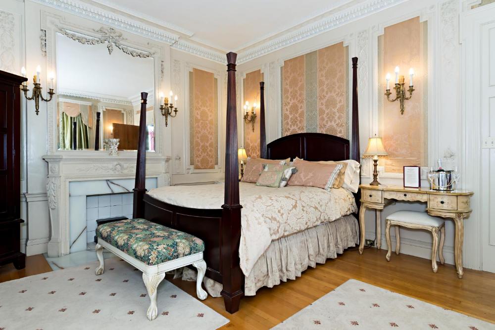 Boudoir room interior